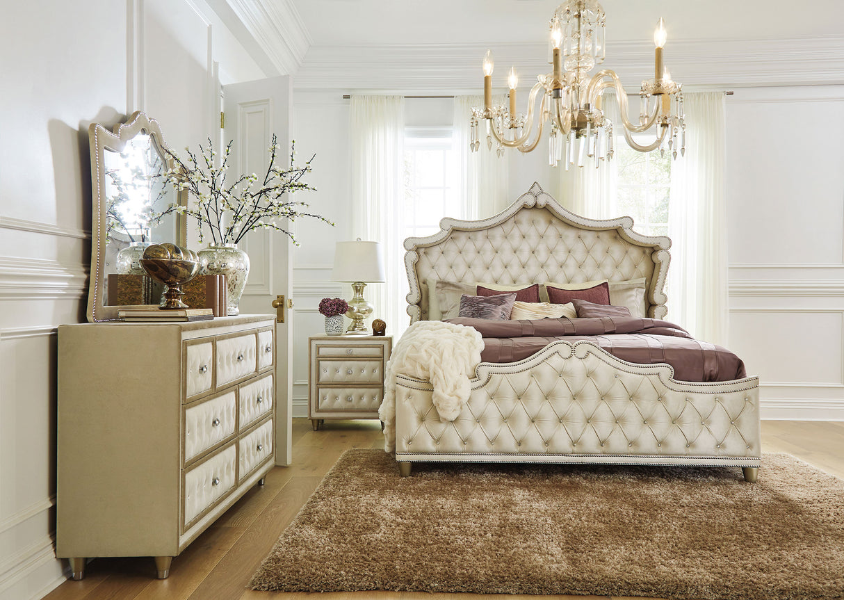 Antonella Dresser with Mirror