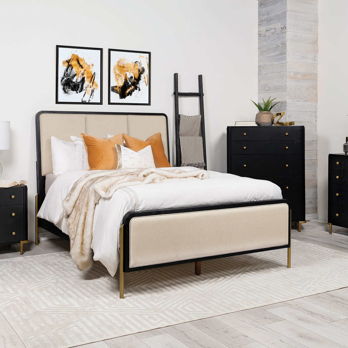 Arini Panel Bed