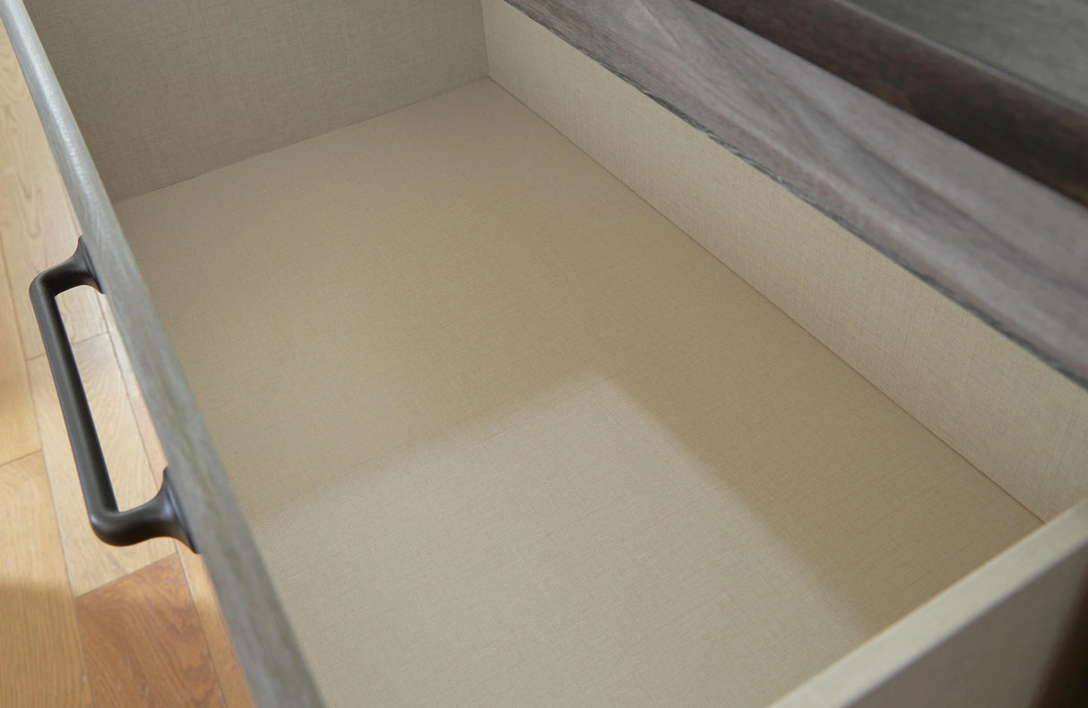 Bronyan Dresser