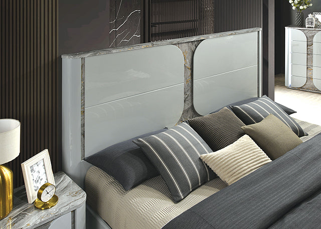 Cleburne E.King & Queen Bed
