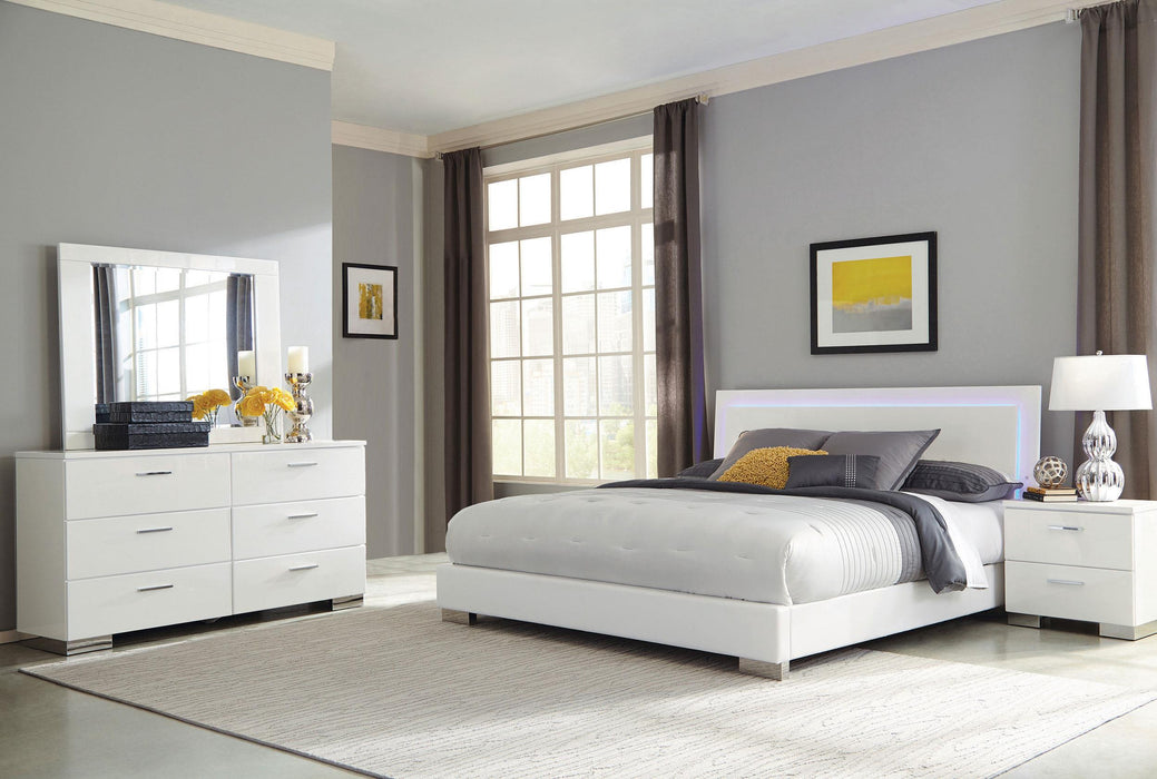 Felicity 4-piece California King Bedroom Set with LED Headboard Glossy White image