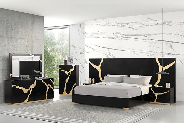 Goldsberg Bed w/ Wall Panels