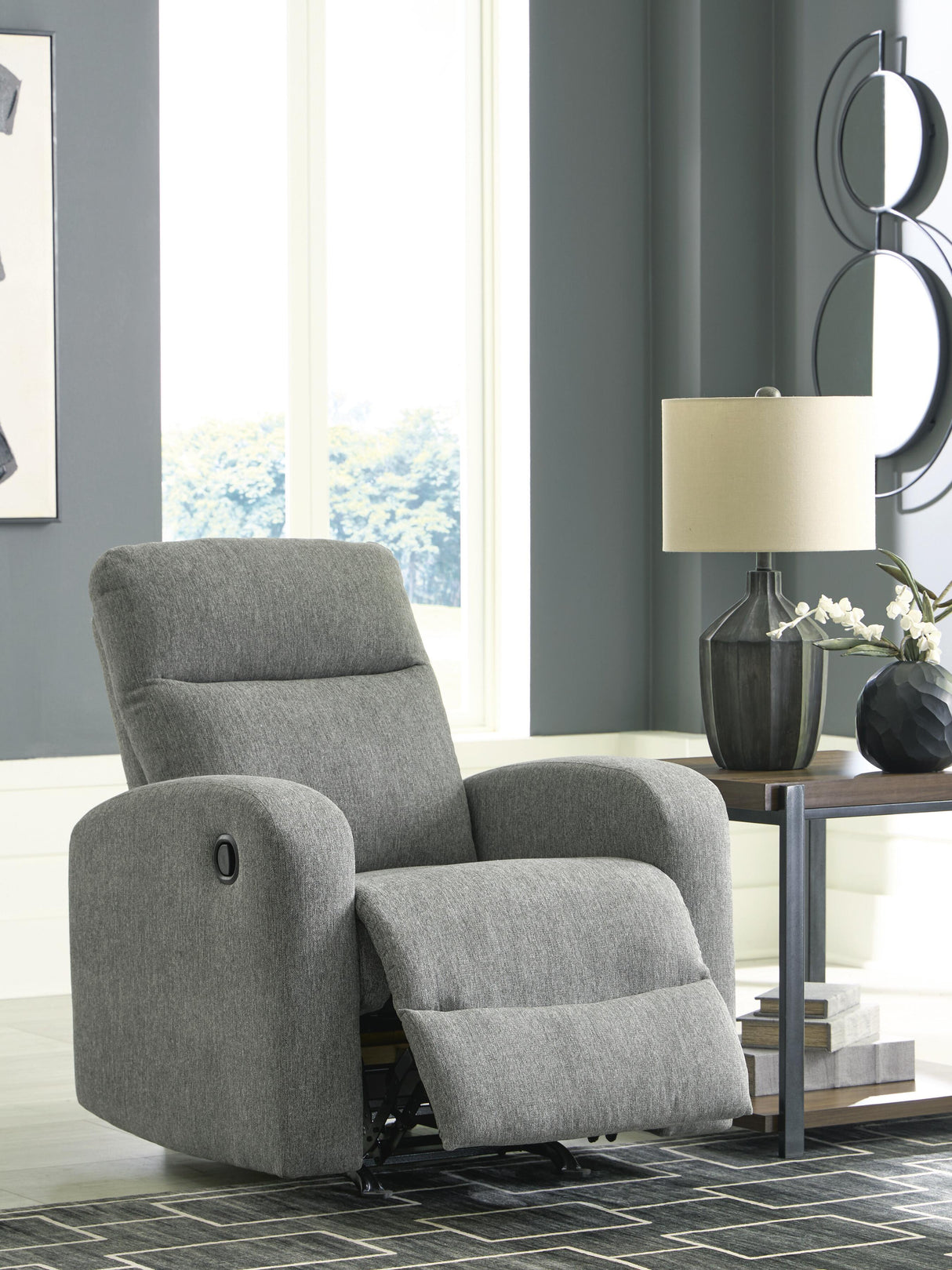 Gauntlet Recliner