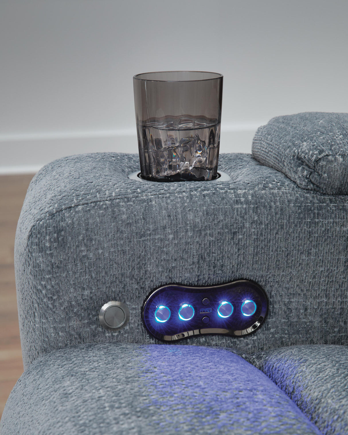 Studio Cave Power Recliner