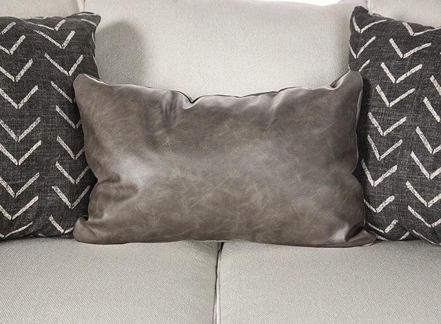 Hyde Park Loveseat w/ Pillows
