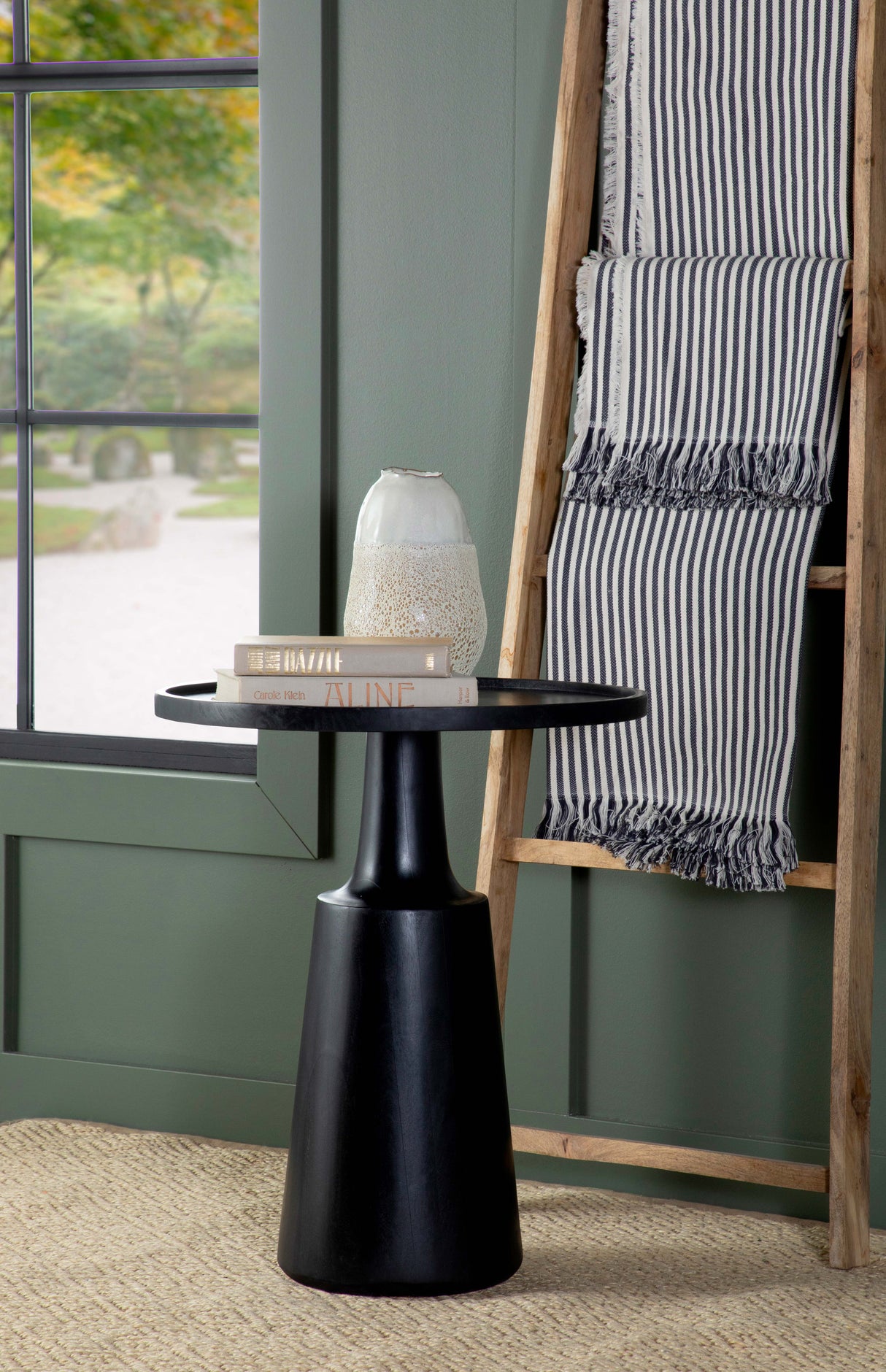 Ixia Side Table