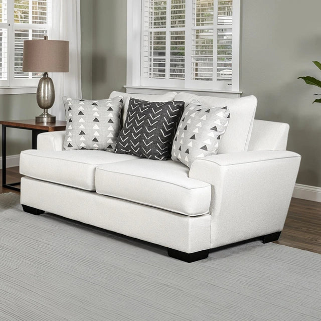 Hyde Park Loveseat w/ Pillows