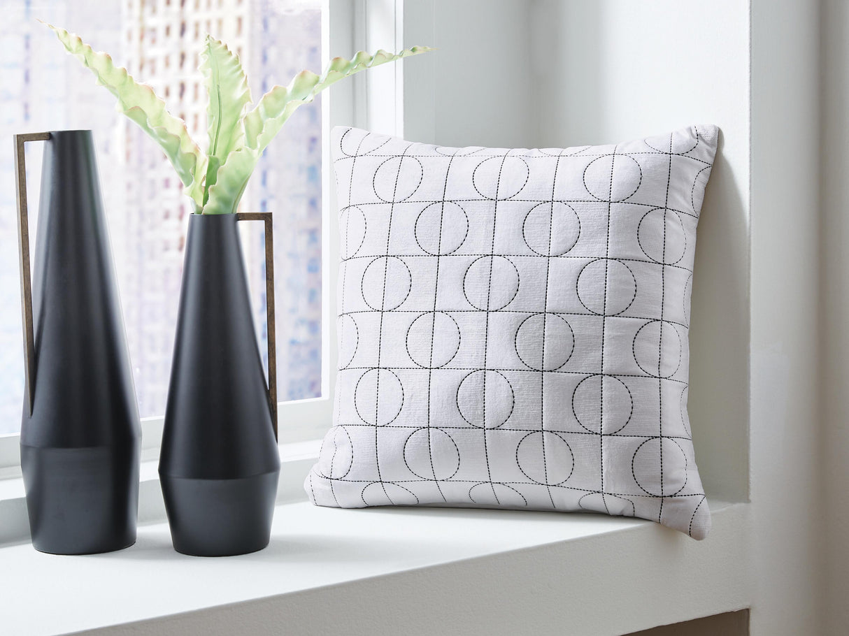 Kydner Pillow (Set of 4)