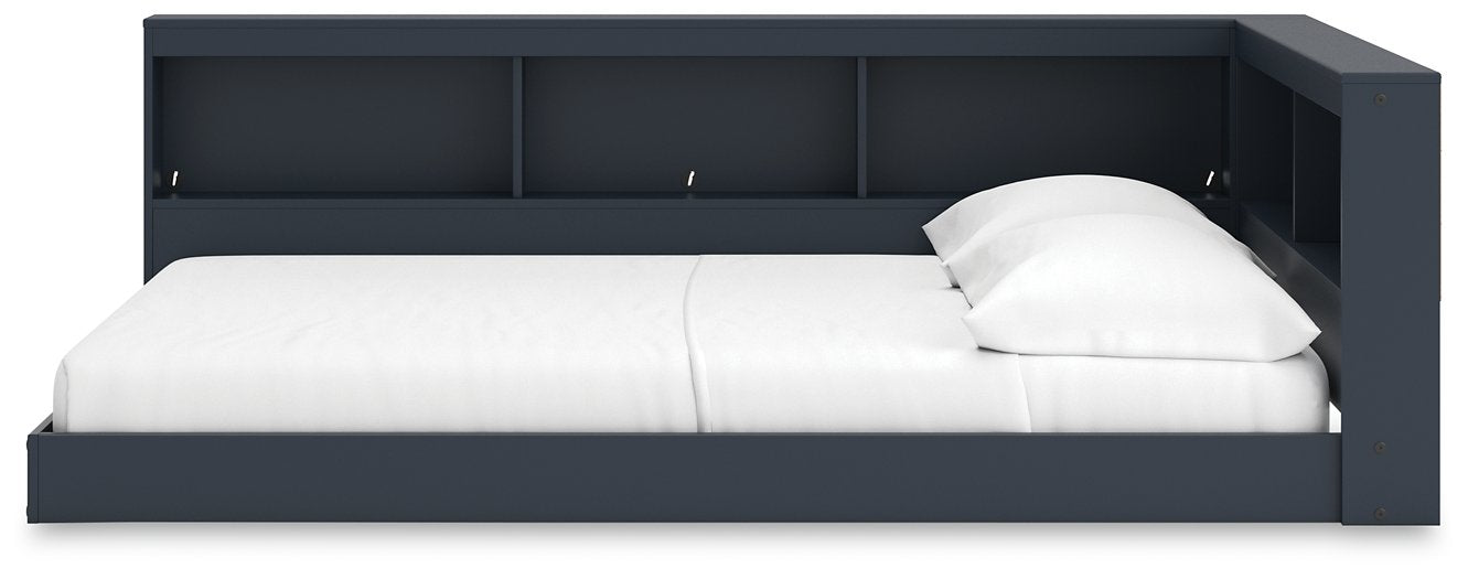 Simmenfort Bed - M&M Furniture (CA)