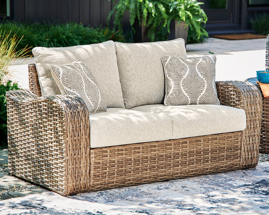 Sandy Bloom Loveseat w/Cushion