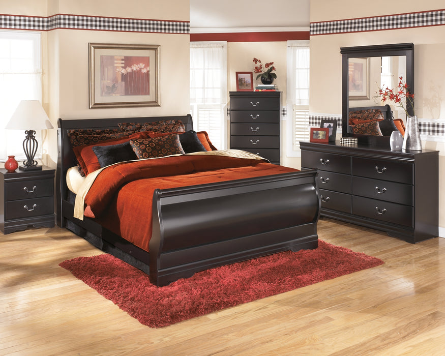 Huey Vineyard Full Sleigh Bed with Dresser