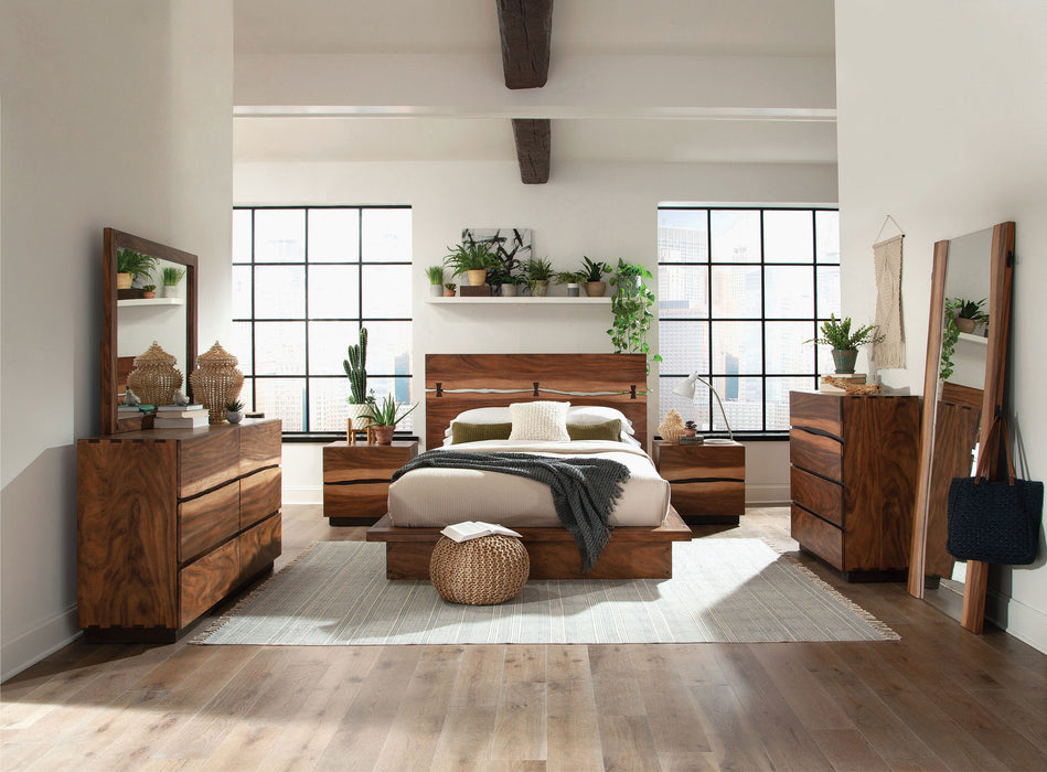 Winslow 4-piece California King Bedroom Set Smokey Walnut