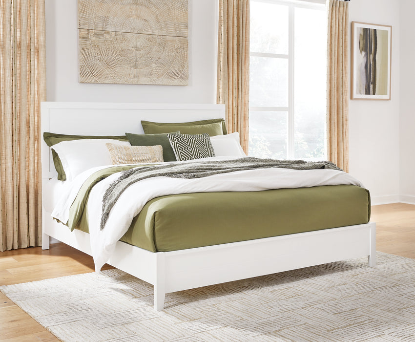 Binterglen King Panel Bed with Dresser