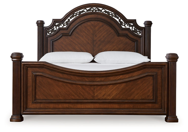 Lavinton Queen Poster Bed with Dresser