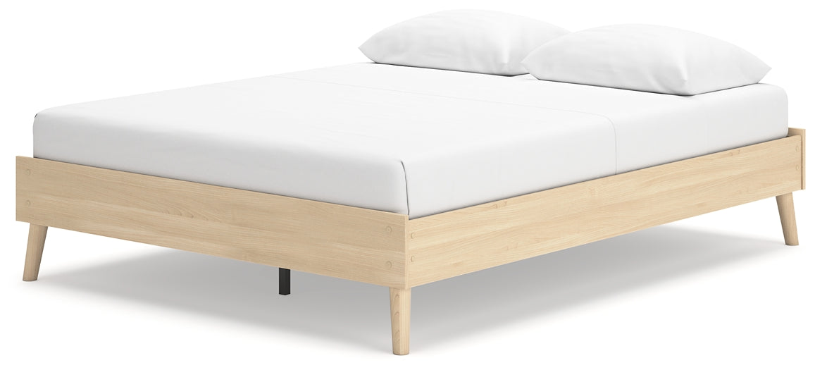 Cabinella Queen Platform Bed with Dresser and Nightstand